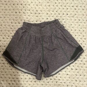 Lululemon hotty hots - high rise - size 0 - grey - 4 inch!!!!